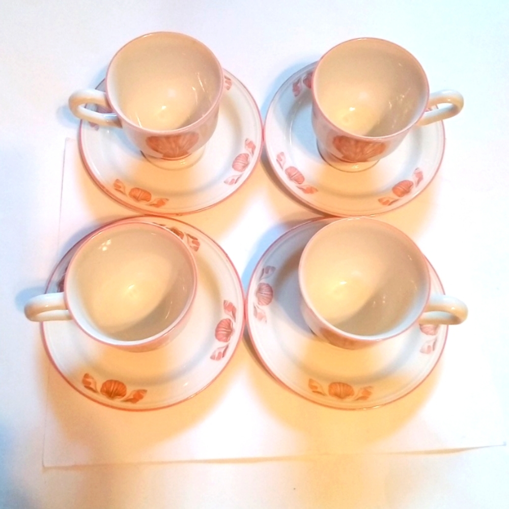 (4) Sangostone Shell Coquille Tea Cup Sets